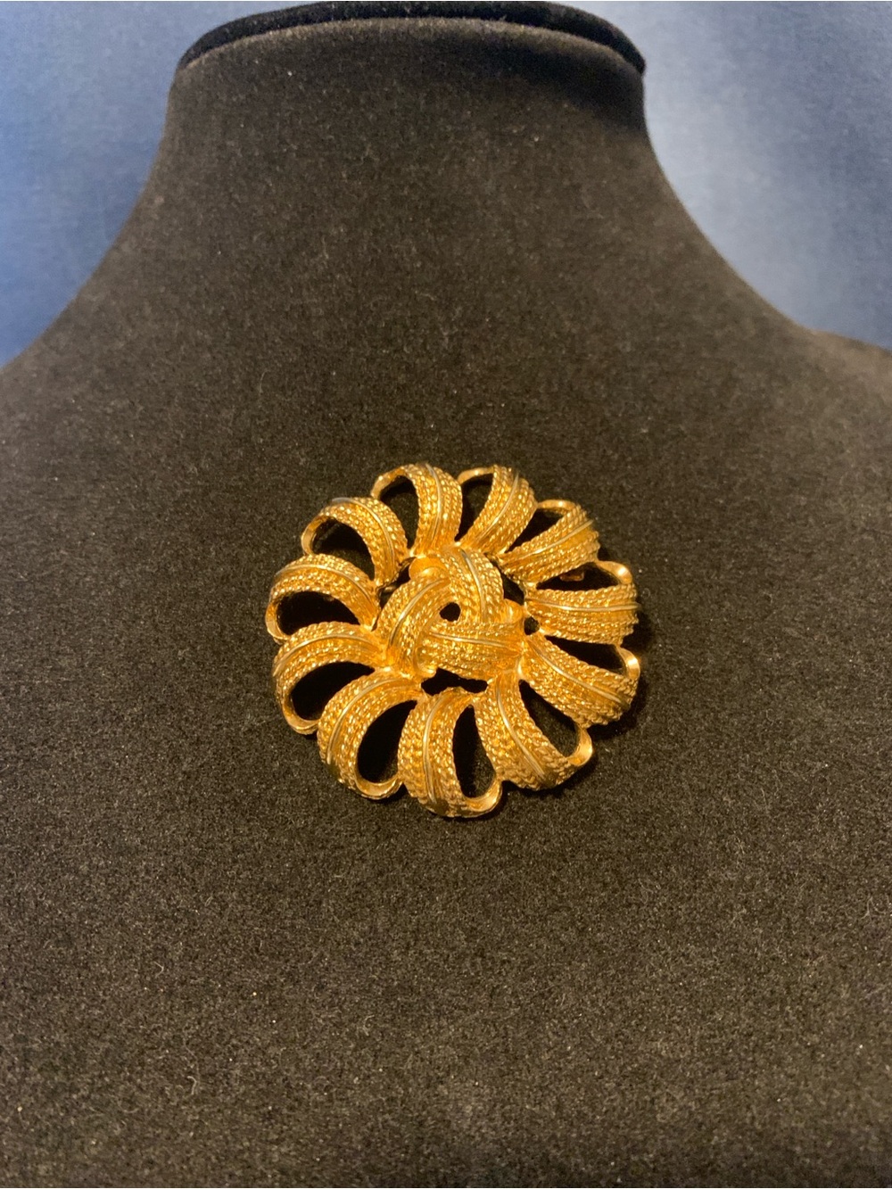 Monet Gold Tone Galaxy Spinning 1970 Brooch